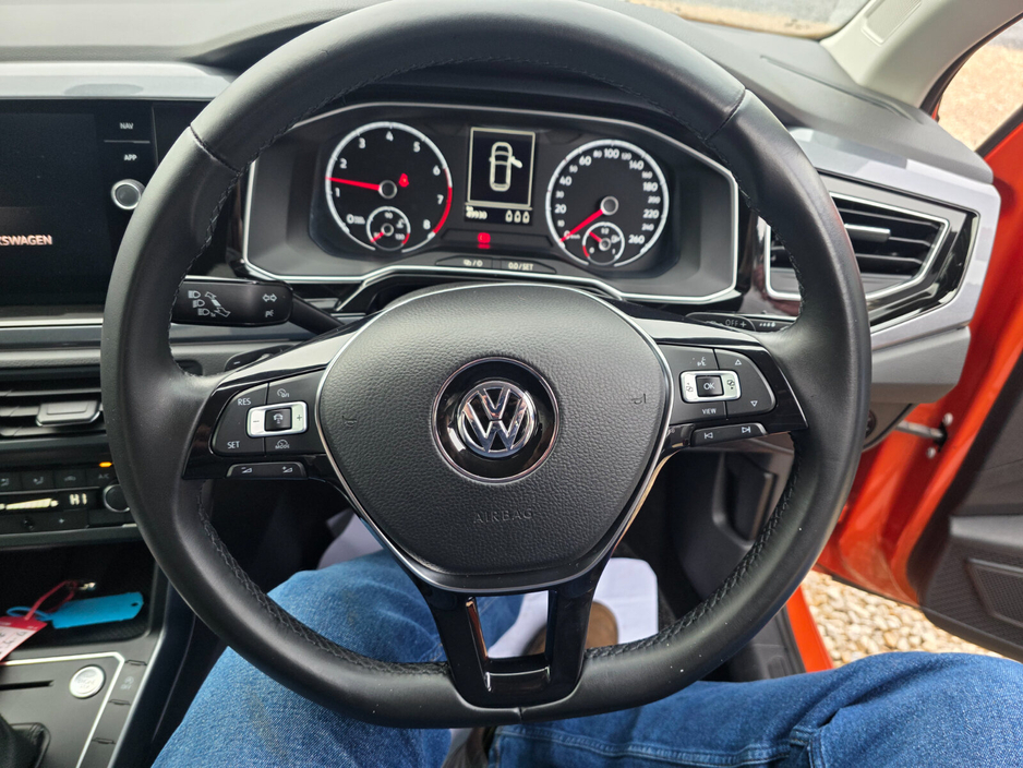2018 Volkswagen Polo - image 9