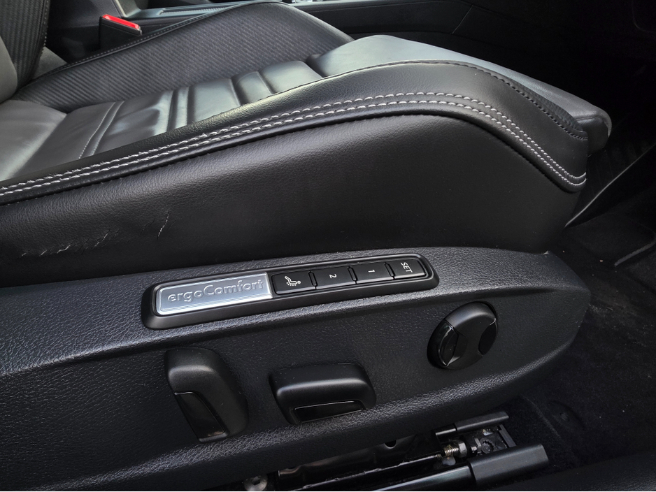 2016 Volkswagen Passat ( 162 REG 2.0 TSI R-LINE FULL LEATHER SEATS ELECTRIC HEATED SEATS SAT-NAV REV CAMERA BLIND-SPOT CARPLAY ANDROID AUTO €19,950