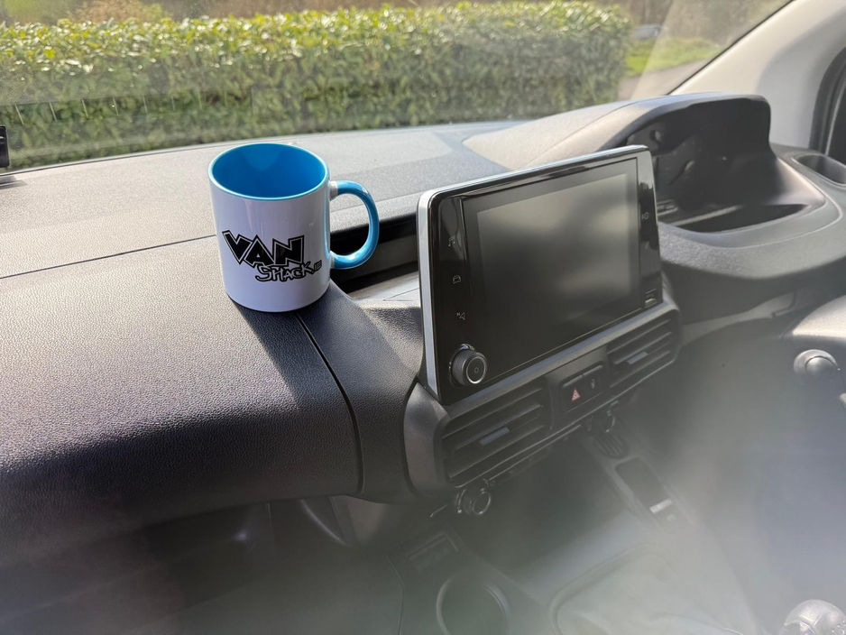 2020 Peugeot Partner - image 15