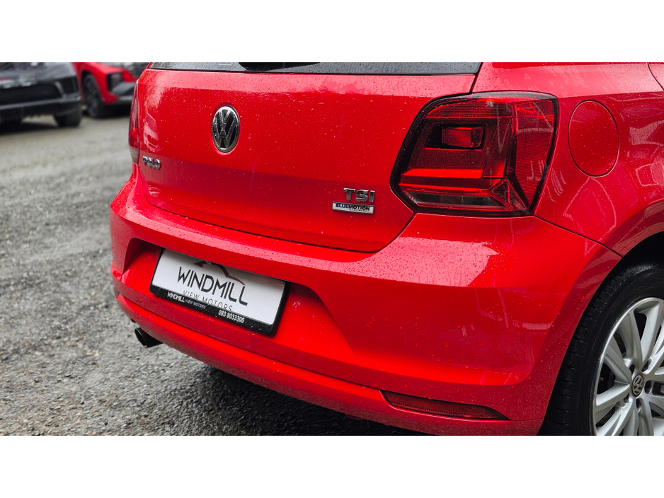 2017 Volkswagen Polo - image 9