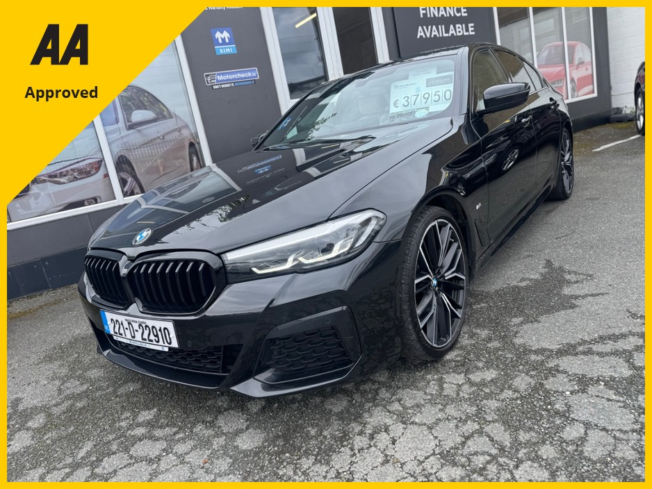 2022 BMW 5 Series - image 8