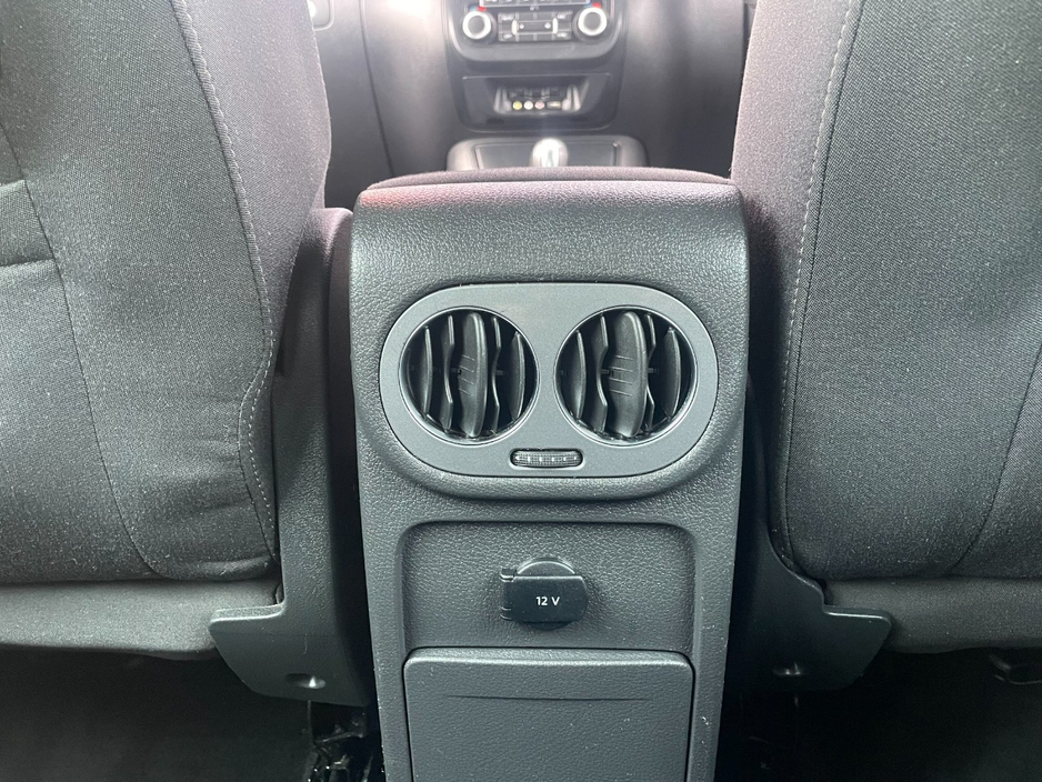 2015 Volkswagen Tiguan - image 18