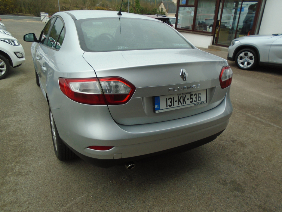 2013 Renault Fluence - image 4