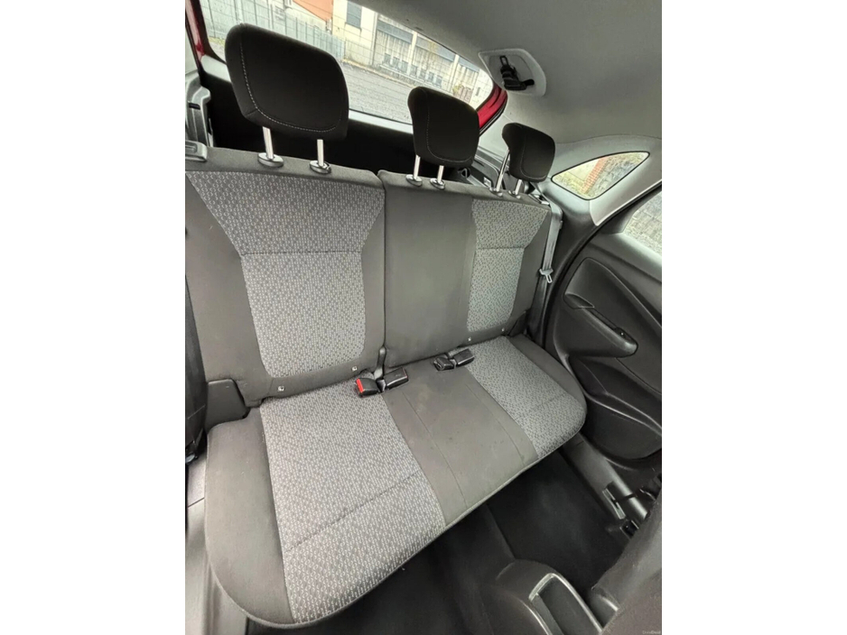 2023 Opel Crossland - image 22