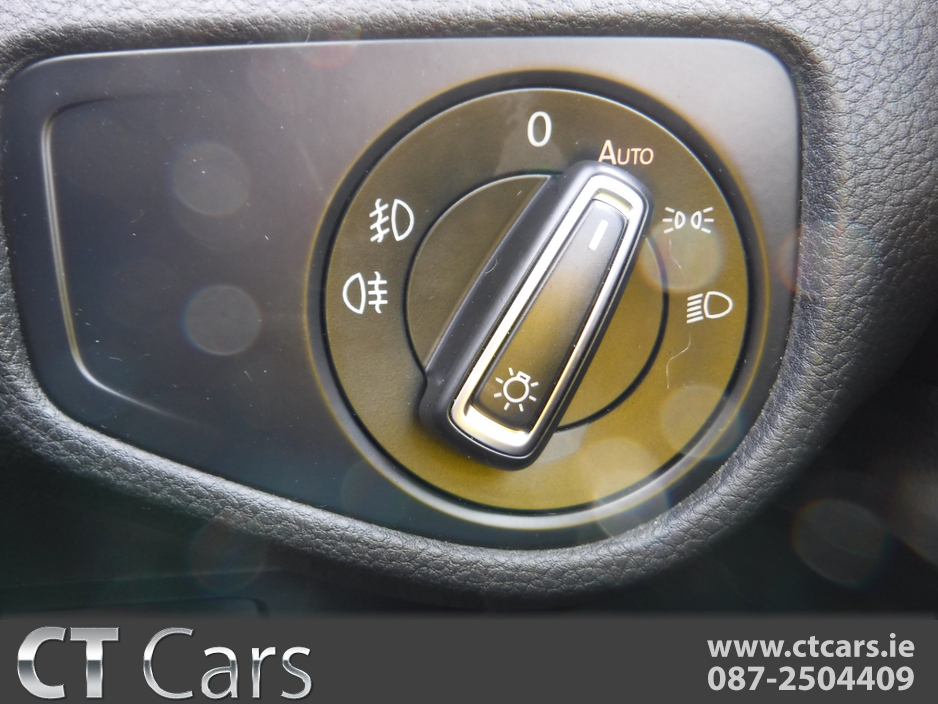 2016 Volkswagen Golf - image 13