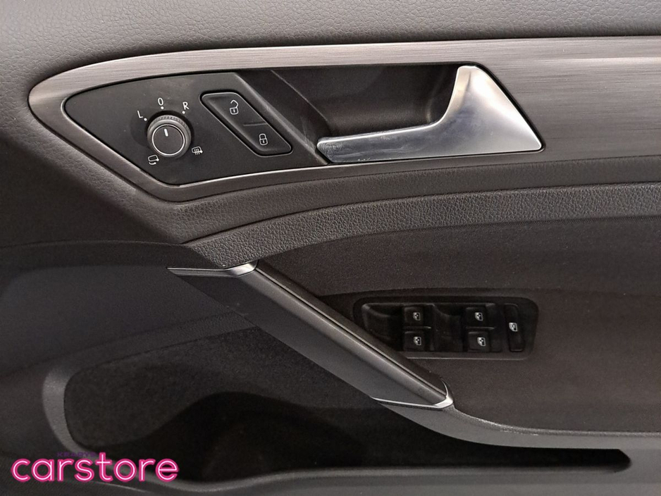 2020 Volkswagen Golf - image 17