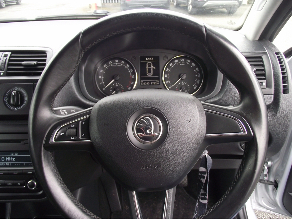 2014 Skoda Fabia - image 8