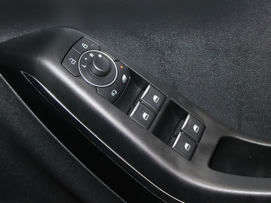 2023 Ford Puma - image 25