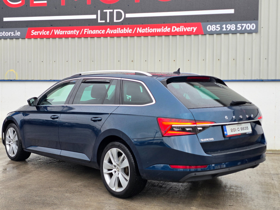 2020 Skoda Superb - image 7