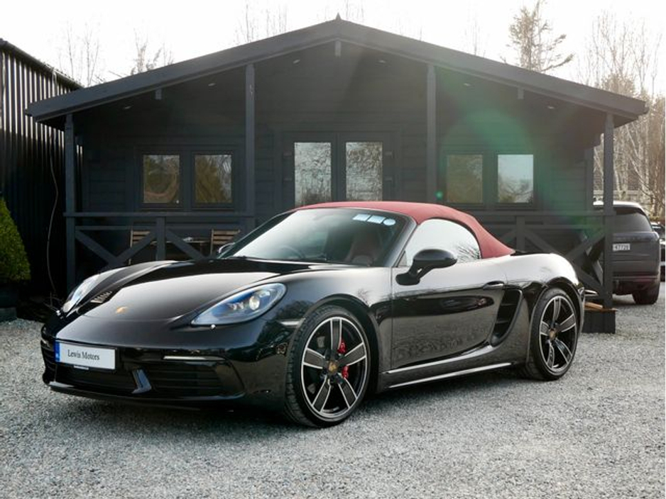 2026 Porsche Boxster - image 9