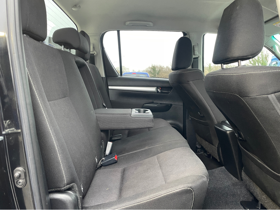 2021 Toyota Hilux 2021 TOYOTA HILUX 2.4 D-4D INVINCIBLE 4WD CREW CAB €28,950