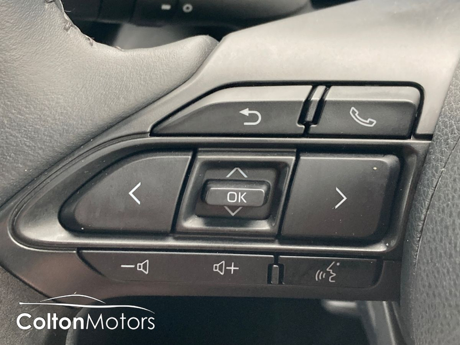 2024 Toyota Yaris Cross 1.5 Hybrid Luna €27,950