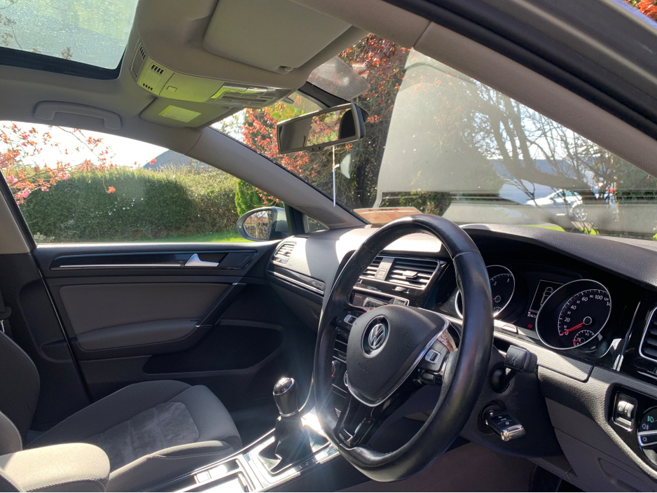 2014 Volkswagen Golf - image 13