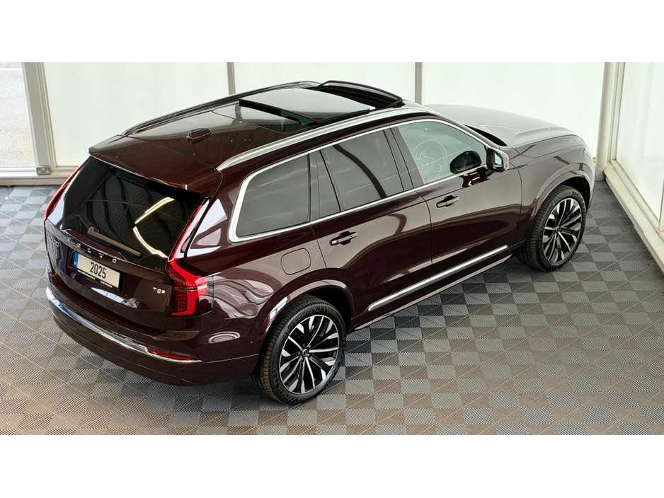 2025 Volvo XC90 - image 16