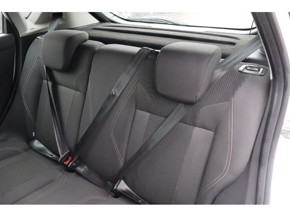 2017 Ford Fiesta - image 24