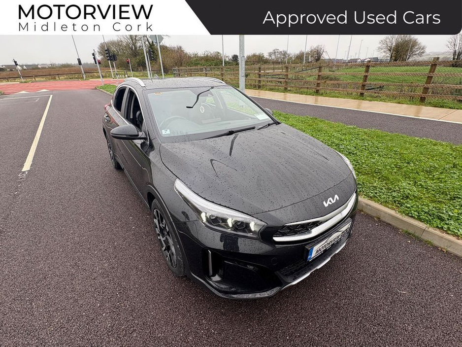 2023 Kia XCeed - image 3