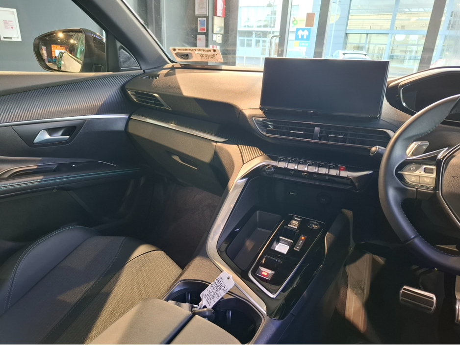 2024 Peugeot 5008 - image 10