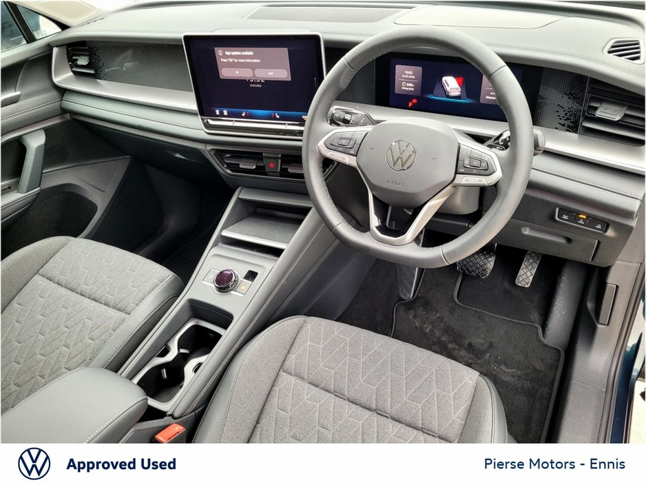 2026 Volkswagen Tayron - image 2