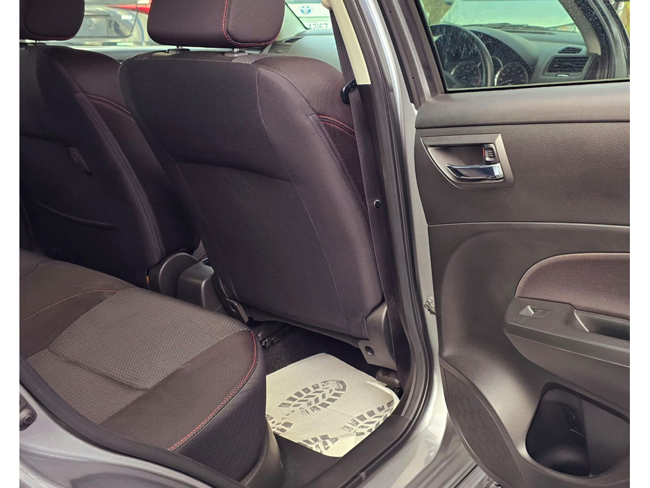 2013 Suzuki Swift - image 36