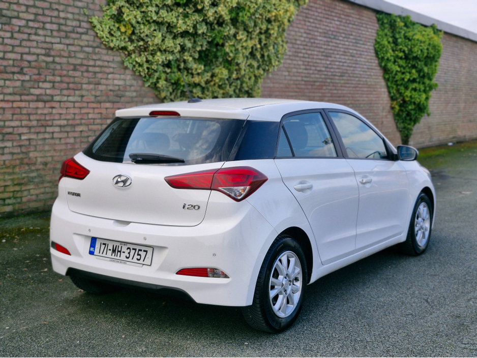 2017 Hyundai i20 - image 15