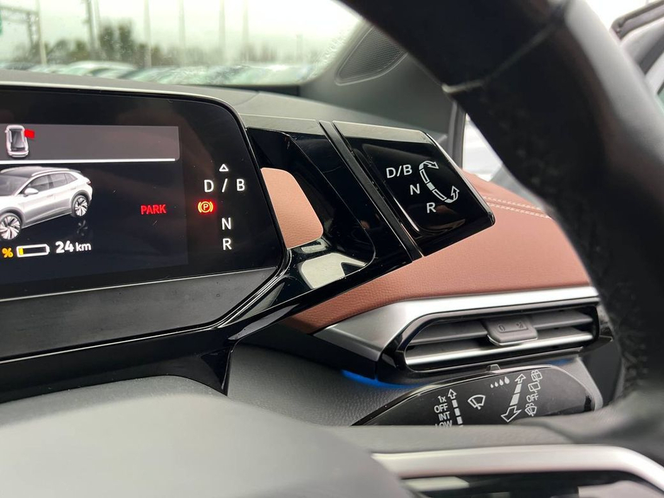 2021 Volkswagen ID.4 PRO LIFE 77KWH // 19" DIAMOND CUT ALLOYS // APPLE CARPLAY/ANDROID AUTO // PARKING SENSORS €21,900