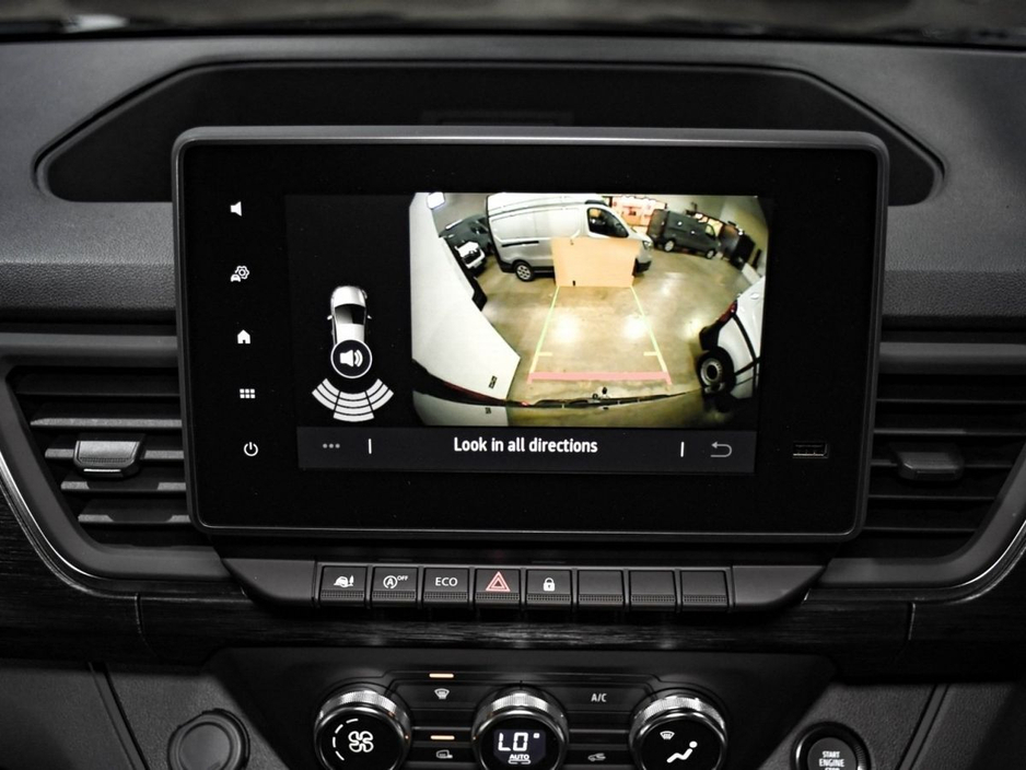 2026 Renault Trafic - image 9