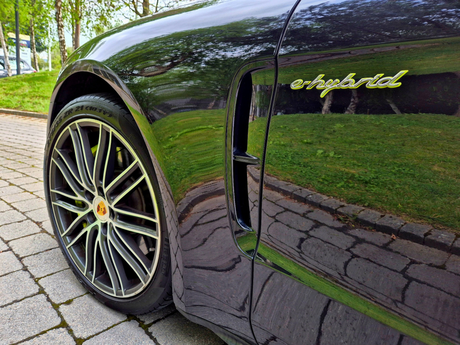 2017 Porsche Panamera V6  PANAMERA4 E-HYBRID PANROOF €49,950