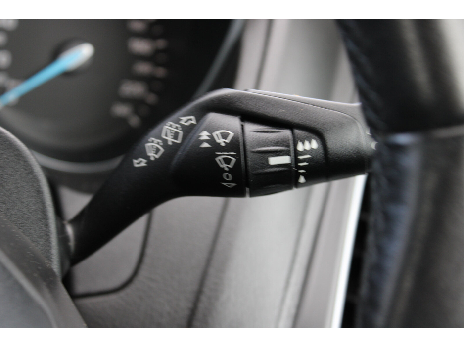 2018 Ford Focus - image 24