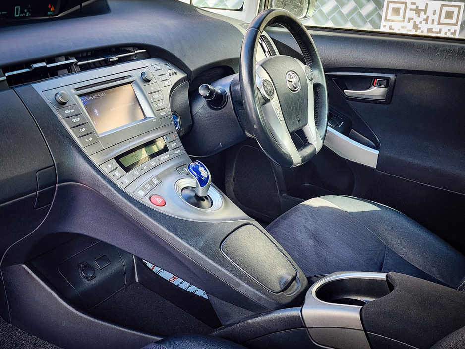 2015 Toyota Prius - image 21