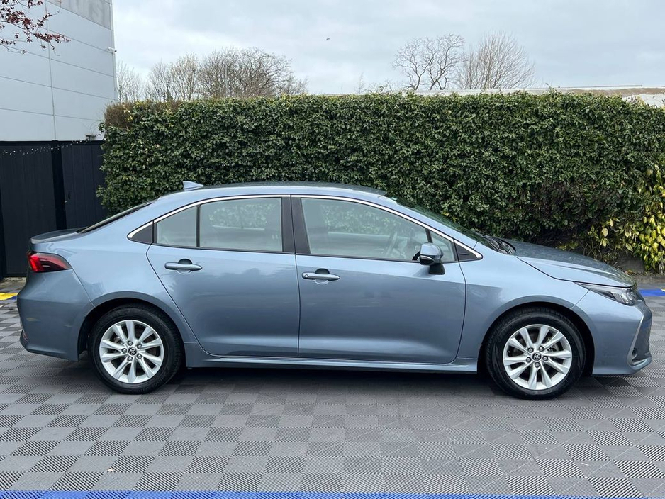 2023 Toyota Corolla - image 2