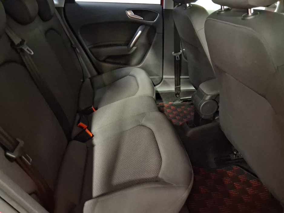 2014 Audi A1 - image 7