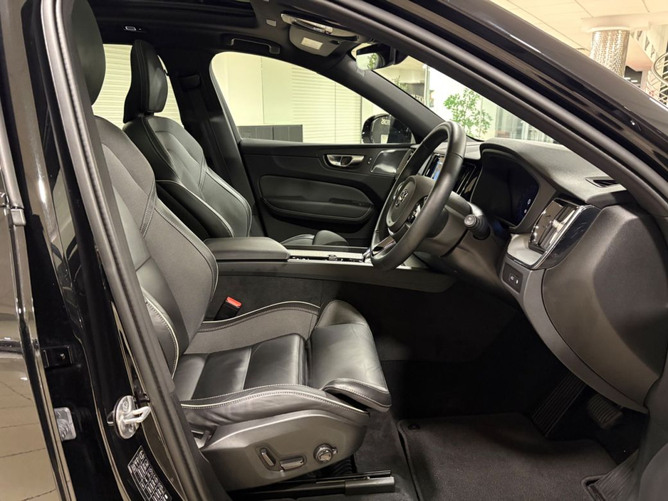 2025 Volvo XC60 T6 PLUS BLACK EDITION AWD=PAN ROOF//HUGE SPEC//AS NEW=2 YEAR VOLVO WARRANTY=TAILORED FINANCE PACKAGES AVAILABLE=TRADE IN’S WELCOME €62,995