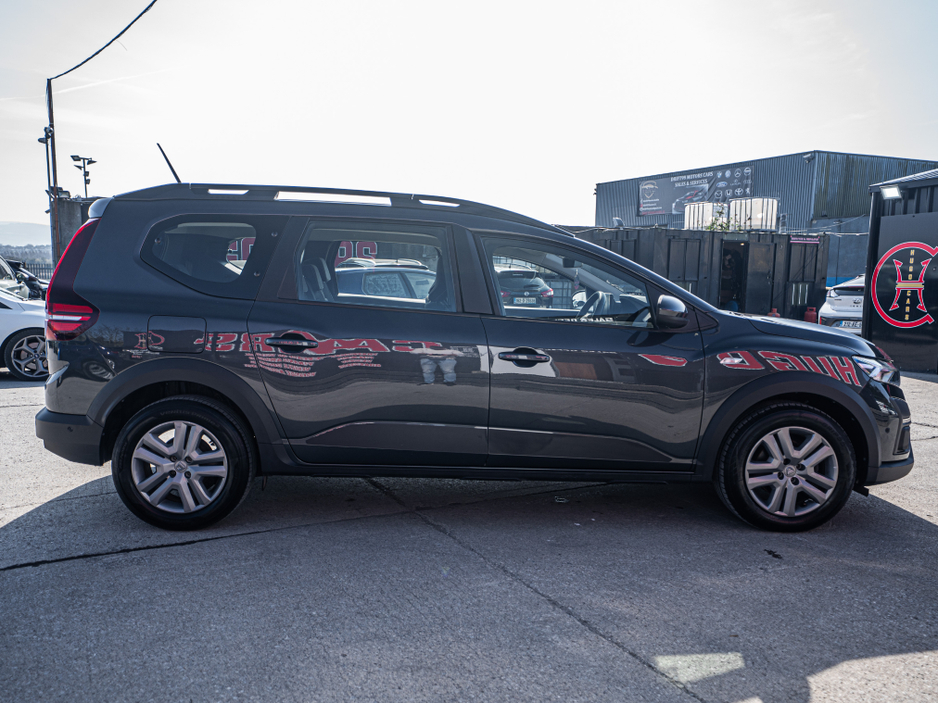 2022 Dacia Jogger - image 15