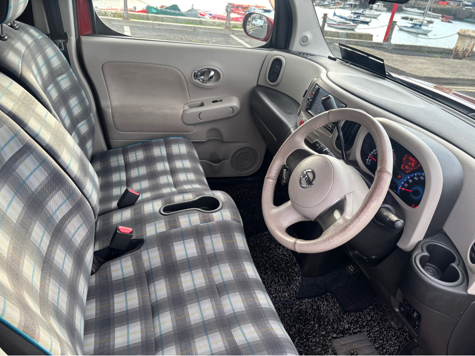 2013 Nissan Cube - image 6