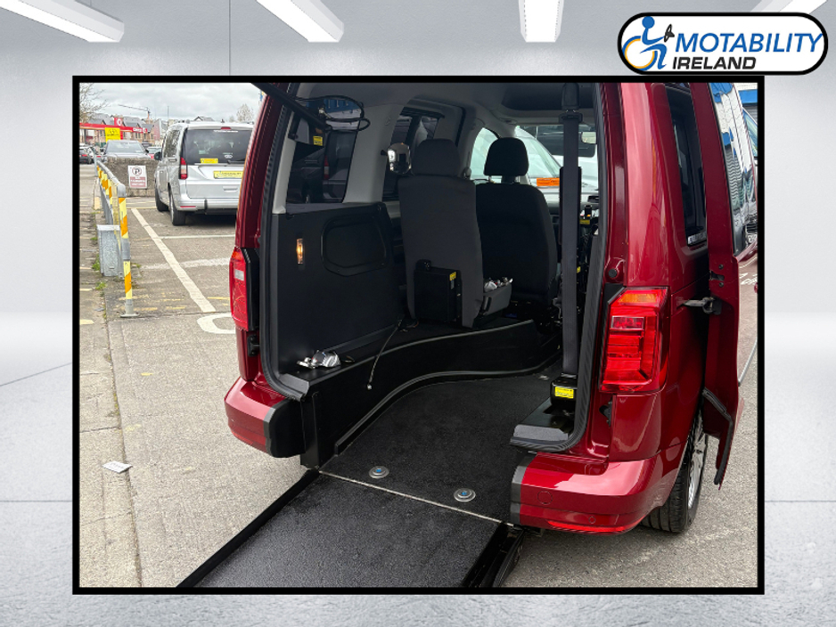 2018 Volkswagen Caddy - image 9