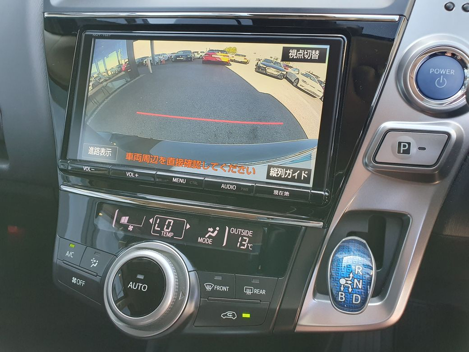 2018 Toyota Prius+ - image 16