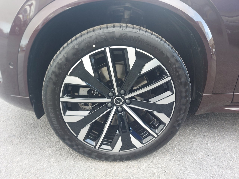 2026 Volvo XC90 - image 9
