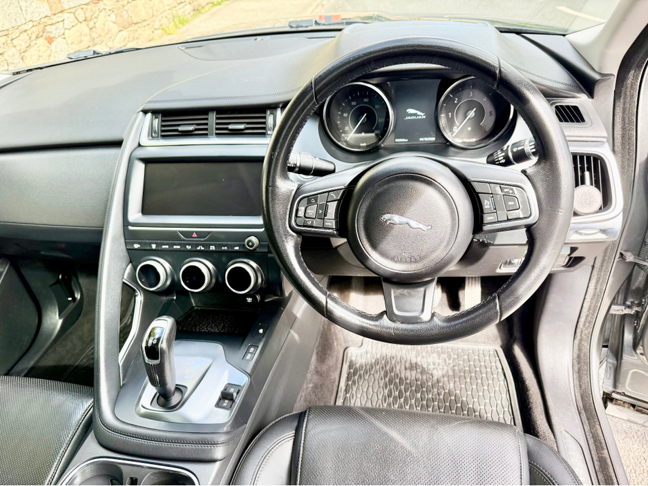 2019 Jaguar E-Pace - image 25