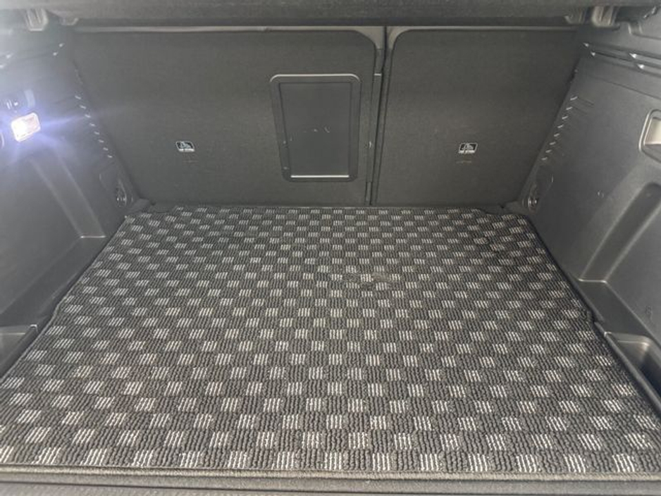 2018 Peugeot 3008 - image 18