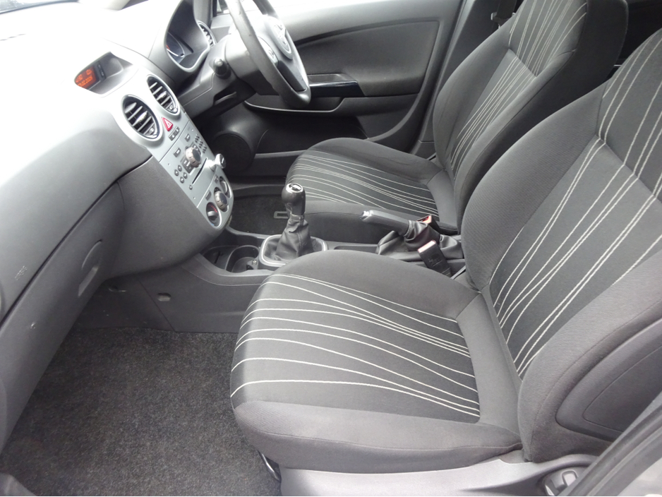 2010 Opel Corsa - image 15