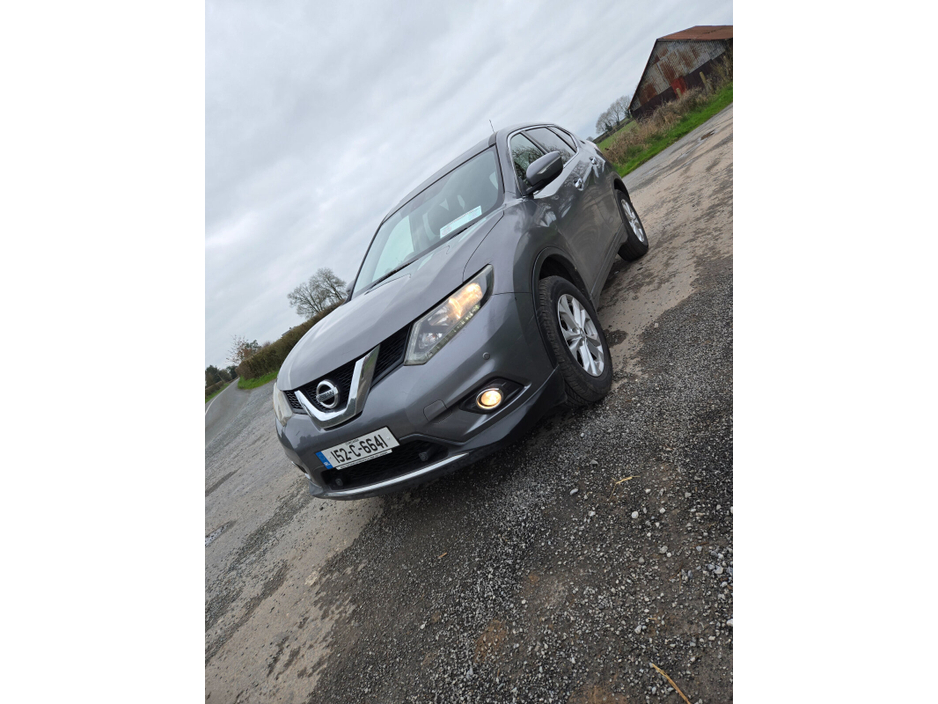 2015 Nissan X-Trail - image 4