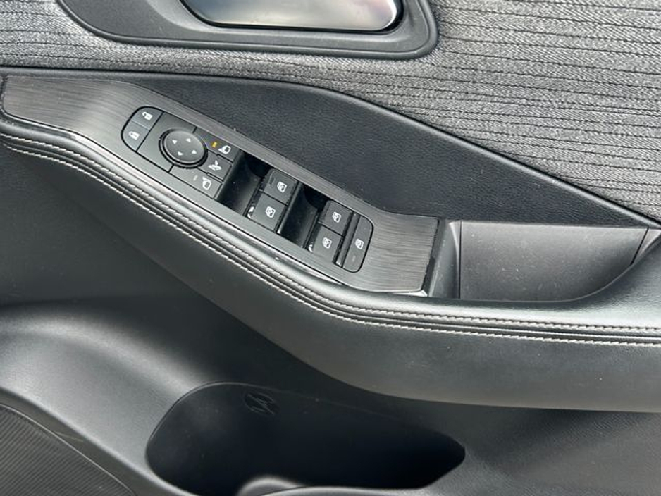 2023 Nissan X-Trail - image 18