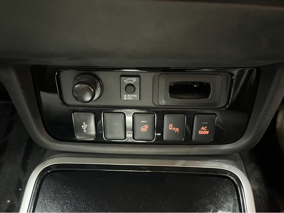 2019 Mitsubishi Outlander - image 22