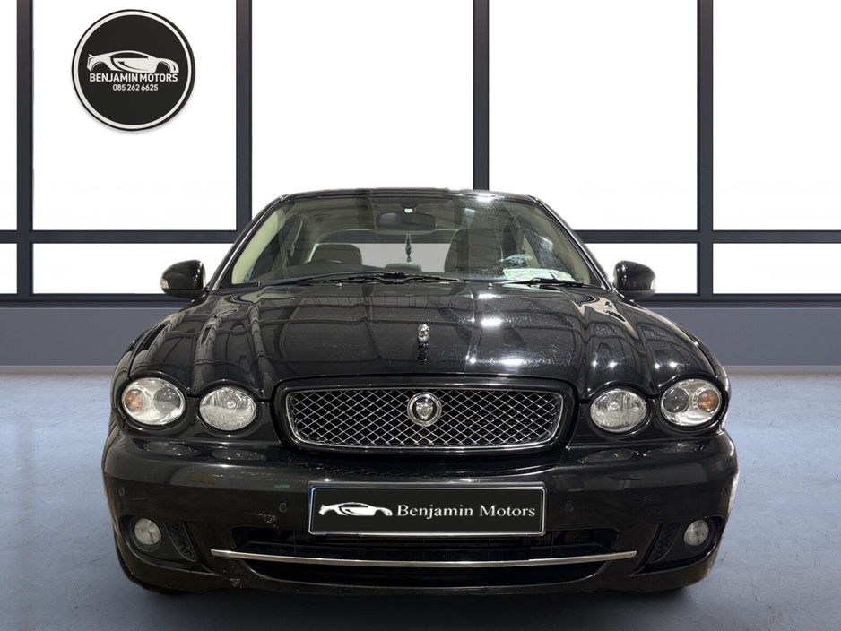 2010 Jaguar X-Type - image 5