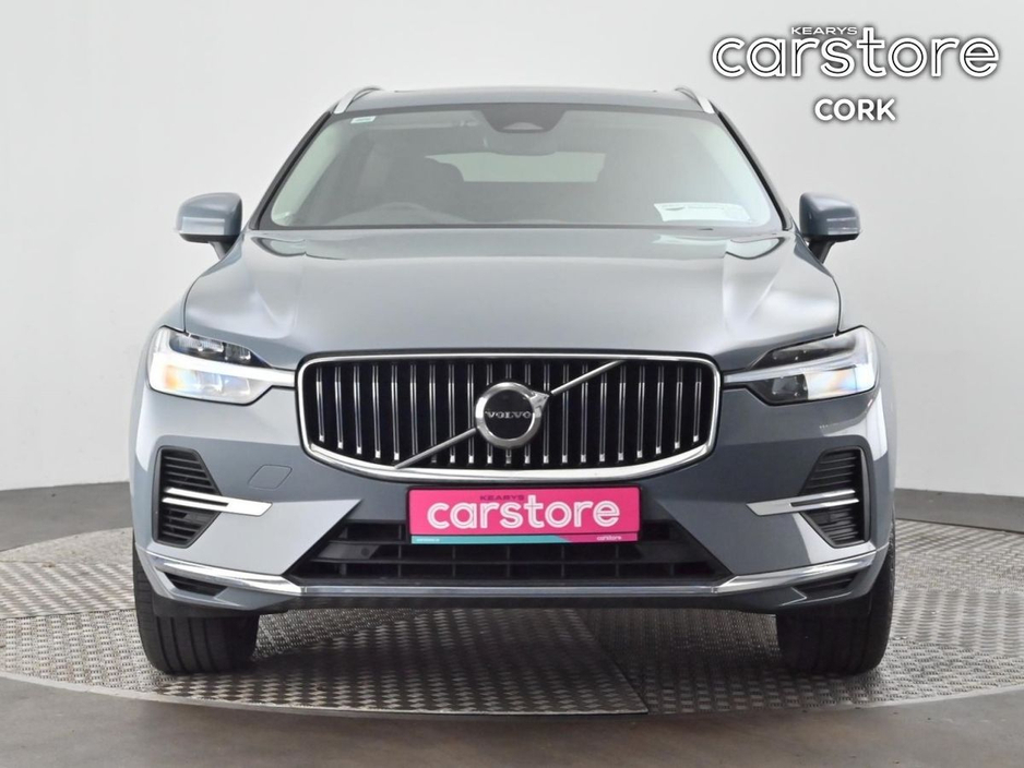 2022 Volvo XC60 - image 8