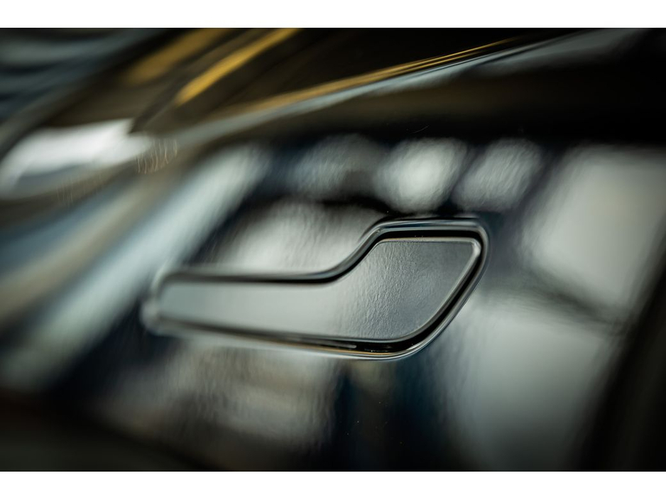 2022 Tesla Model Y - image 36