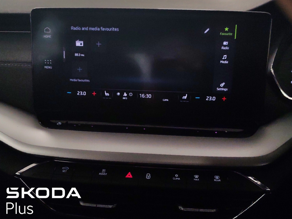 2023 Skoda Octavia - image 18