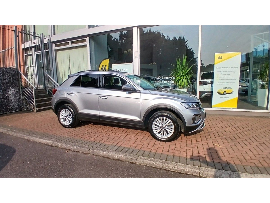 2023 Volkswagen T-Roc 2.0 TDI 116HP Life, Pyrite Silver 46km. €29,950