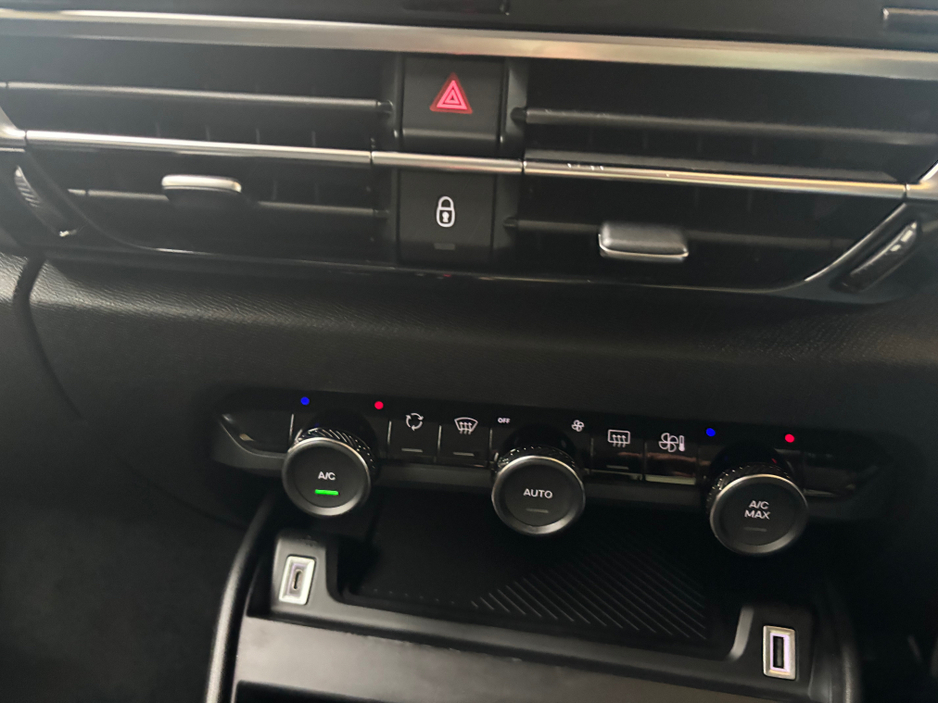 2022 Citroen C4 - image 9