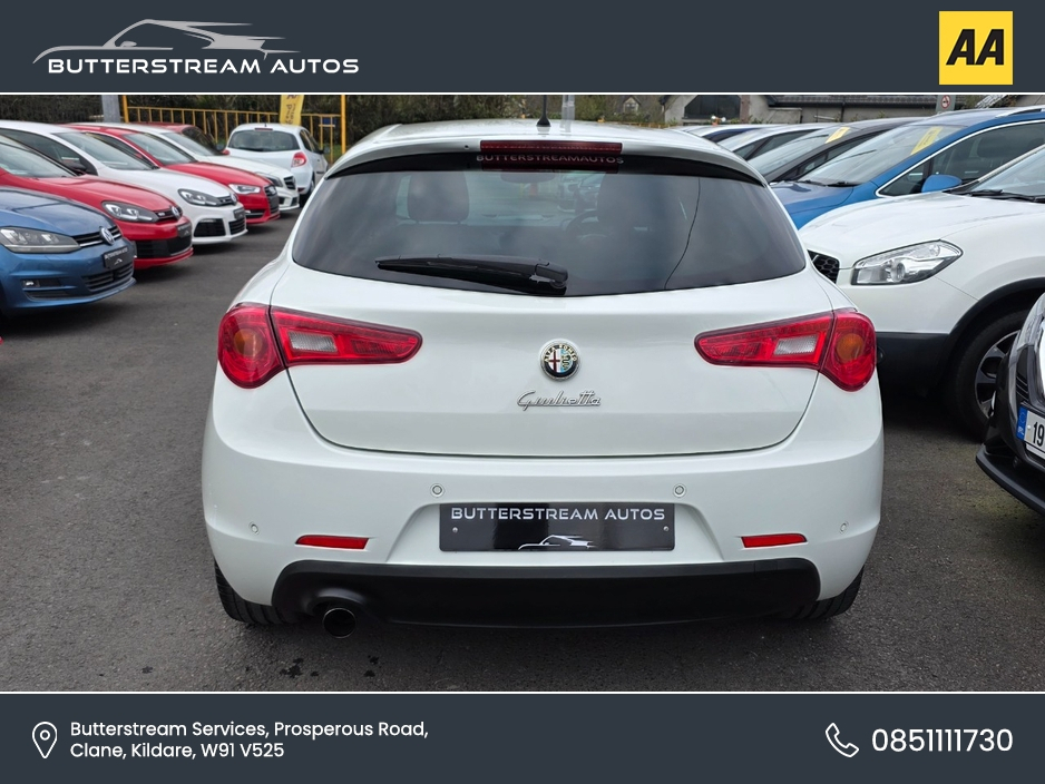 2013 Alfa Romeo Giulietta - image 8